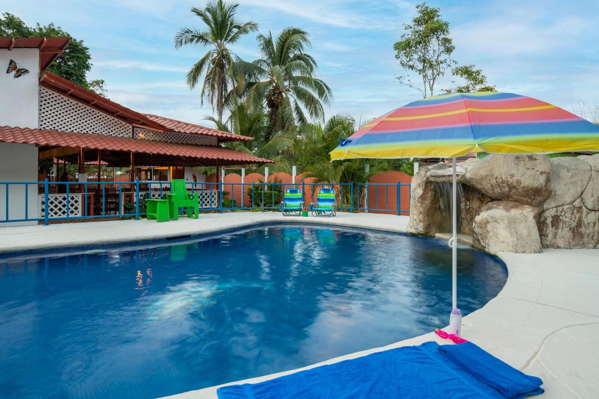 Casa Blanca Beachfront House With Shared Pool Access Pangea Lodge Manzanillo  Exterior foto
