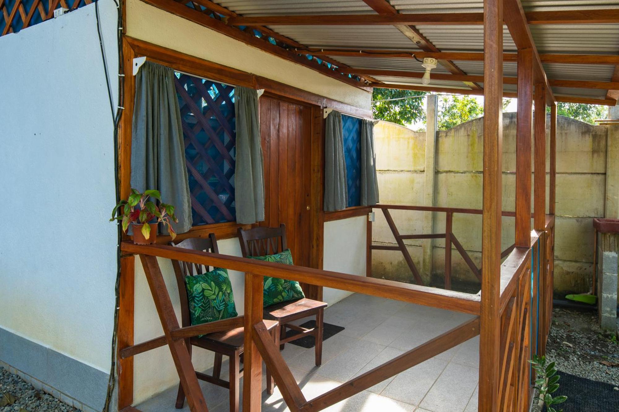 Casa Blanca Beachfront House With Shared Pool Access Pangea Lodge Manzanillo  Exterior foto